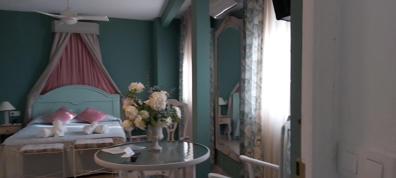 A 20 Metros De La Mezquita Catedral ,Apartamentos Turistico Cespedes 5 Кордоба Екстериор снимка