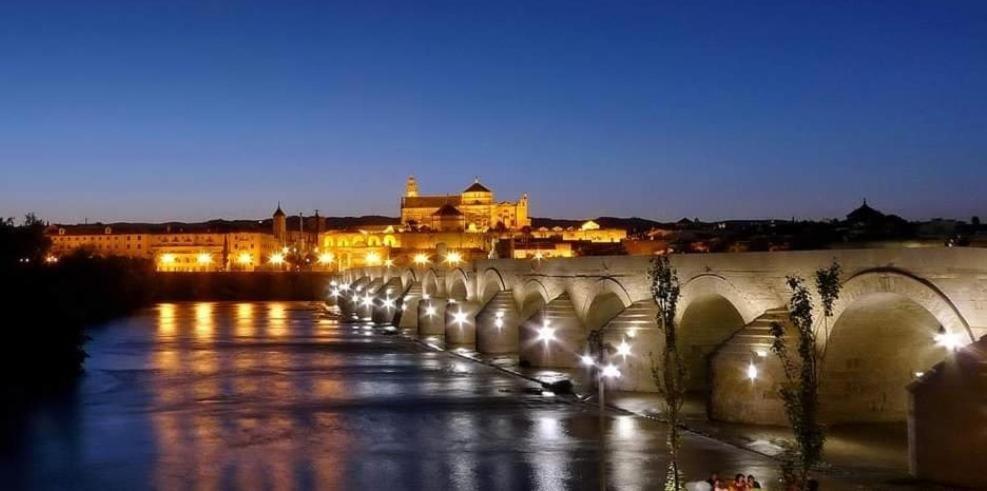 A 20 Metros De La Mezquita Catedral ,Apartamentos Turistico Cespedes 5 Кордоба Екстериор снимка