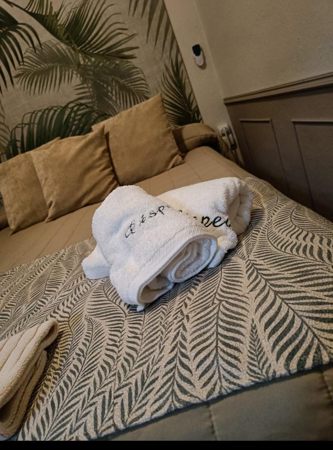 A 20 Metros De La Mezquita Catedral ,Apartamentos Turistico Cespedes 5 Кордоба Стая снимка