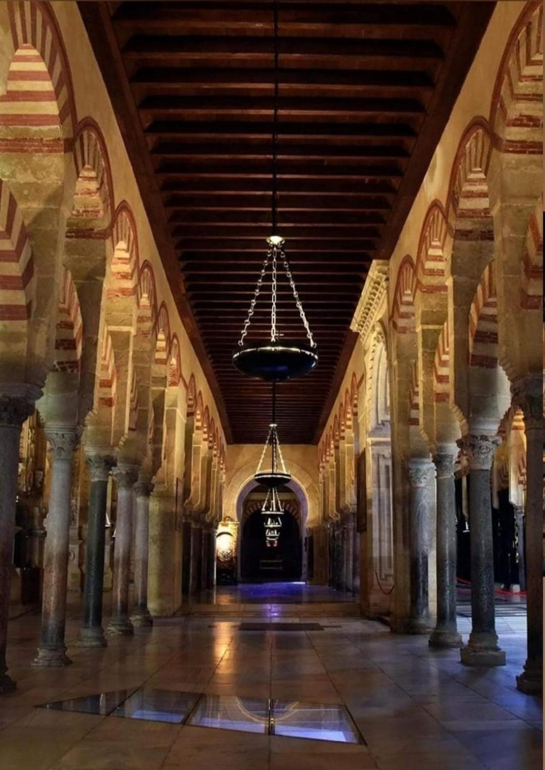 A 20 Metros De La Mezquita Catedral ,Apartamentos Turistico Cespedes 5 Кордоба Стая снимка
