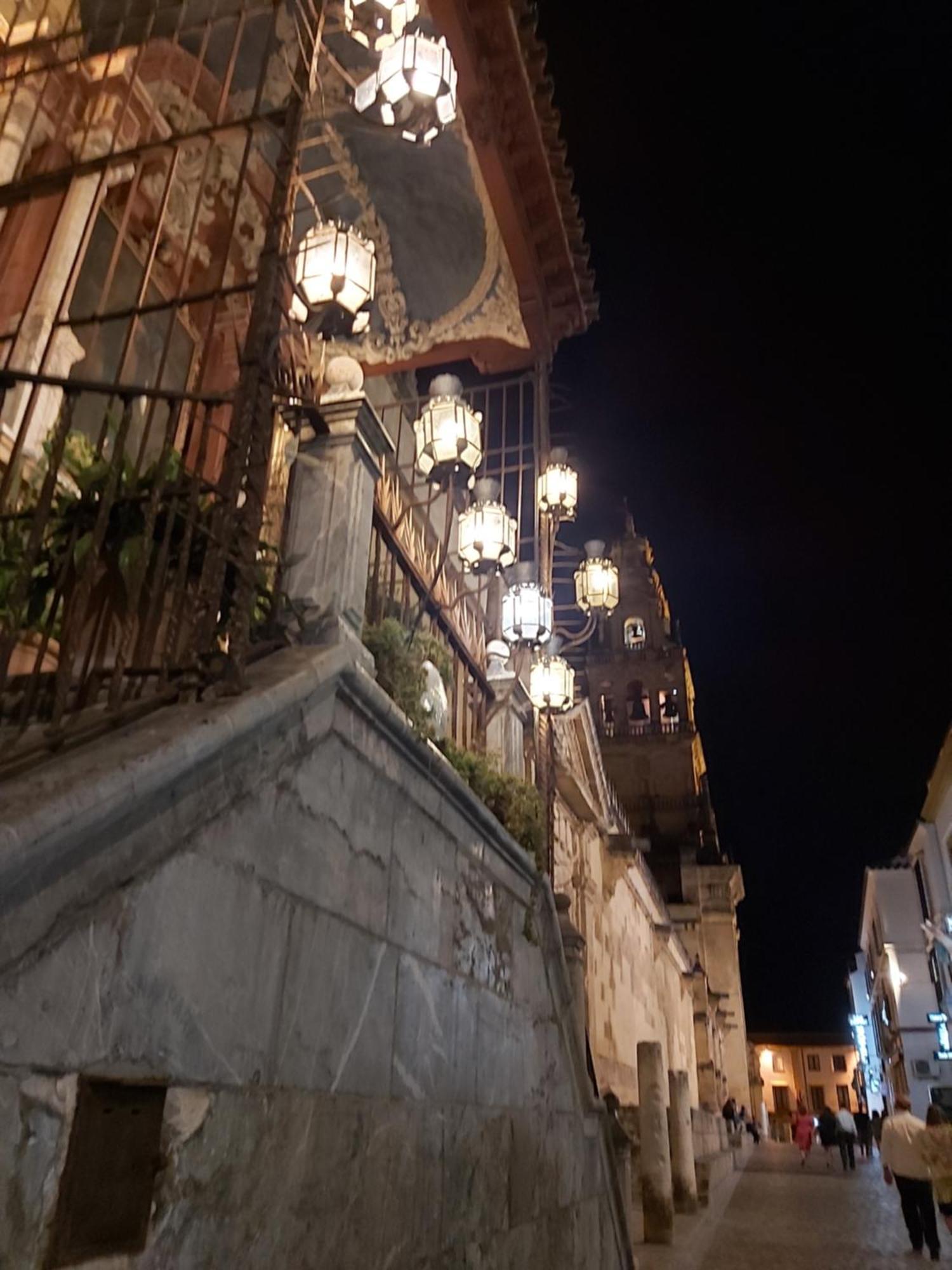A 20 Metros De La Mezquita Catedral ,Apartamentos Turistico Cespedes 5 Кордоба Стая снимка