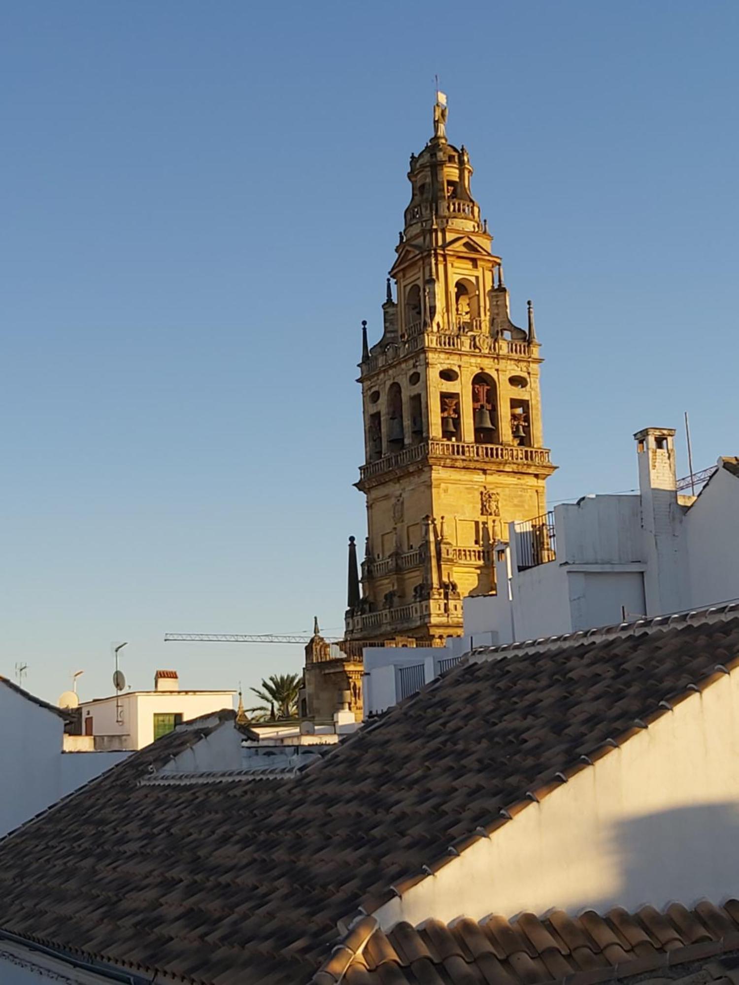 A 20 Metros De La Mezquita Catedral ,Apartamentos Turistico Cespedes 5 Кордоба Стая снимка